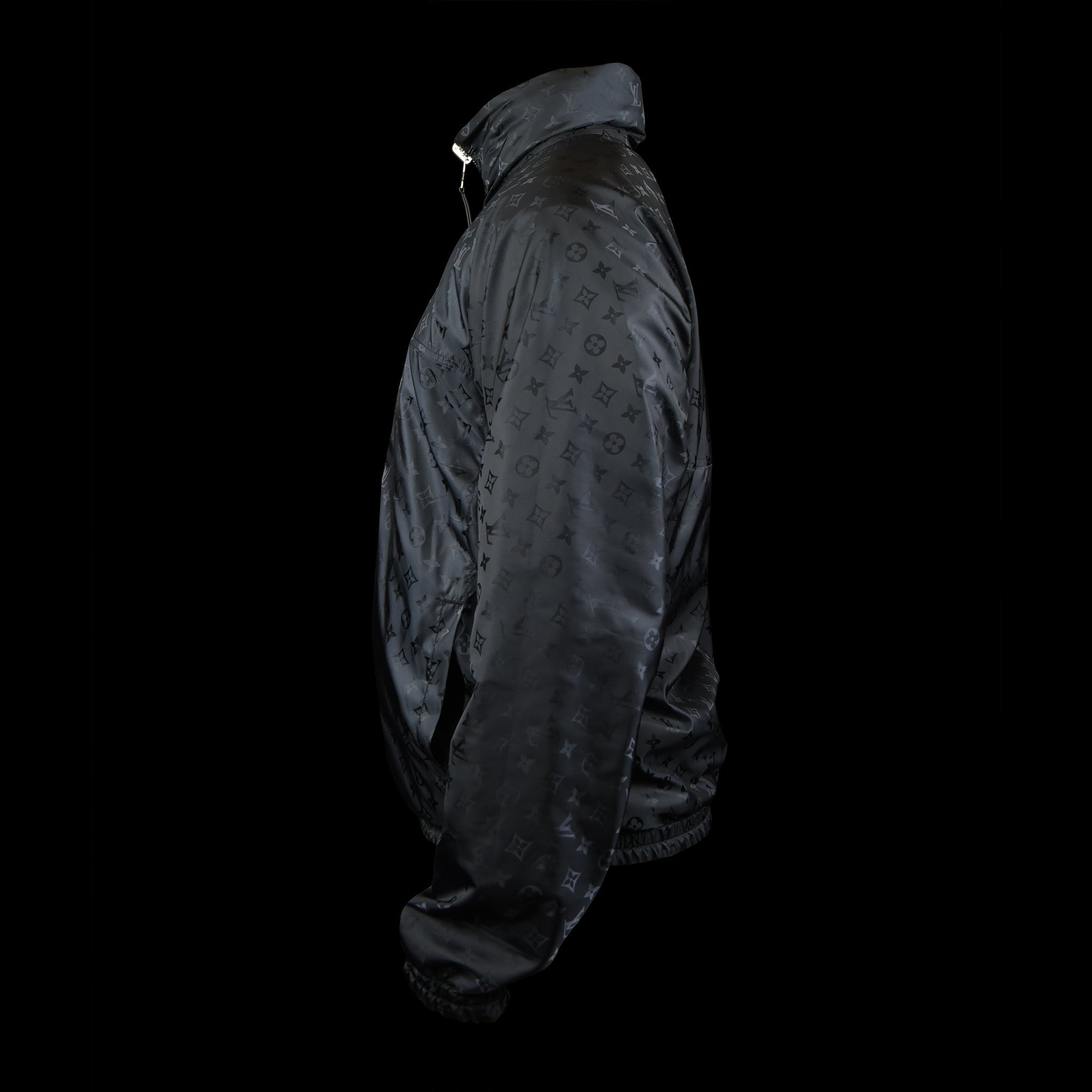 Louis Vuitton-Windbreaker-Pre Order Duration (3-5 Working Days) 2019 Release Colour: Black Navy Material: 100% Polymade LV monogram print Item rolls into a small bag-fabriqe.com