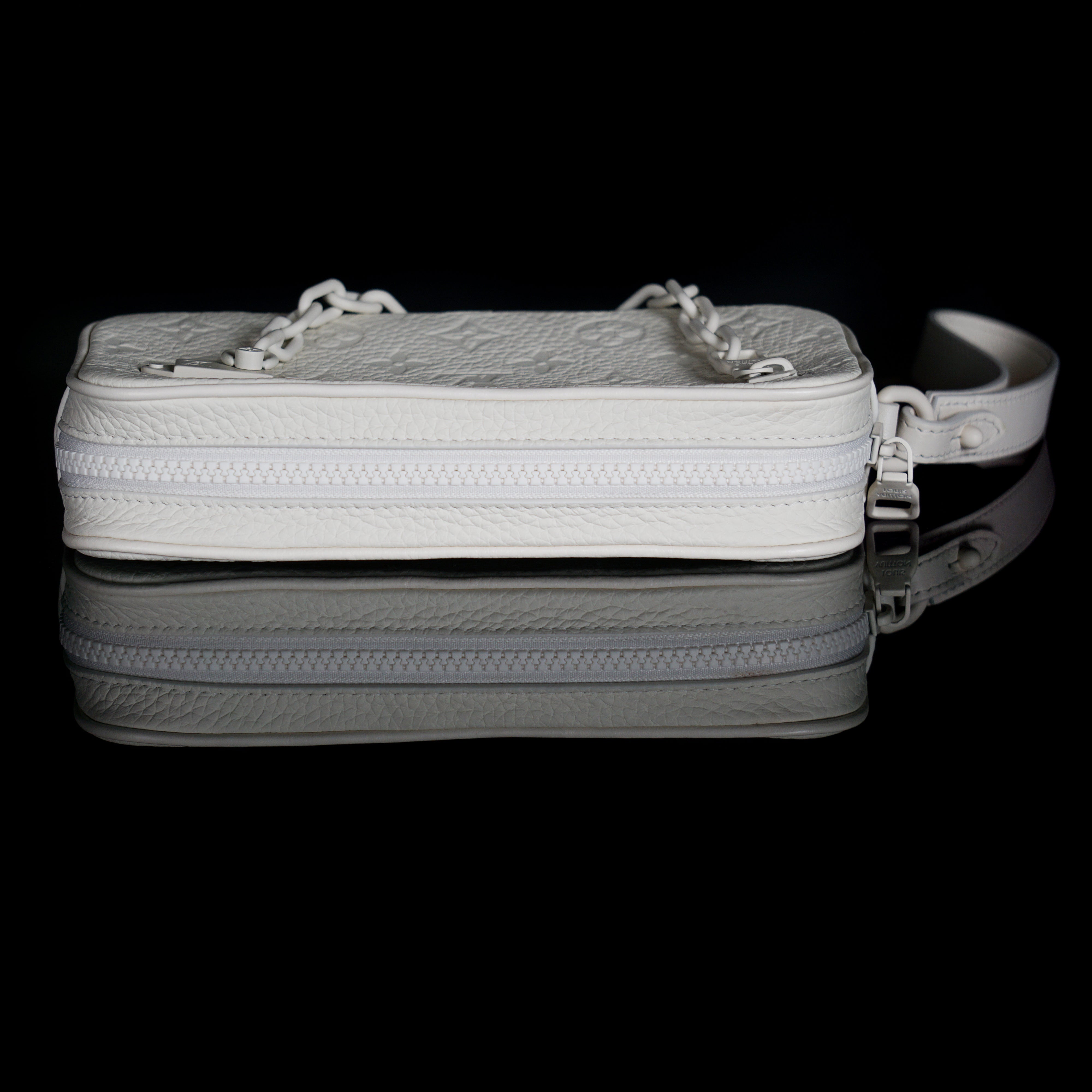 Louis Vuitton-Clutch-WT-9.06 x 4.53 x 1.57 inches ( length x height x width ) L 21.3 x H 12 x W 4.8 cm/ L 8.4 x H 4.7 x W 1.9 inches Powder White Taurillon Monogram Cowhide leather Textile lining Tone-on-tone hardware Matte-effect resin chain Removable st