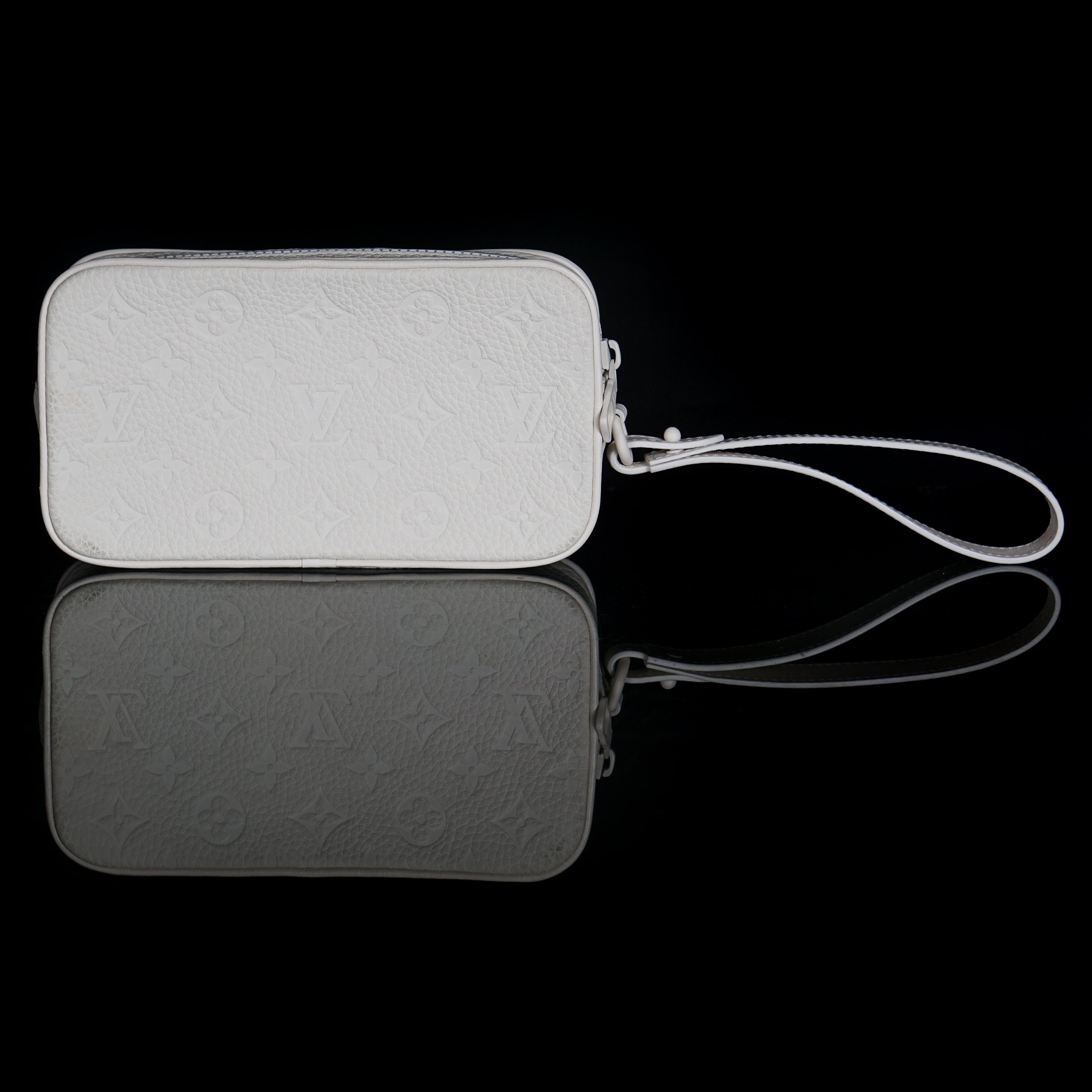 Louis Vuitton-Clutch-WT-9.06 x 4.53 x 1.57 inches ( length x height x width ) L 21.3 x H 12 x W 4.8 cm/ L 8.4 x H 4.7 x W 1.9 inches Powder White Taurillon Monogram Cowhide leather Textile lining Tone-on-tone hardware Matte-effect resin chain Removable st