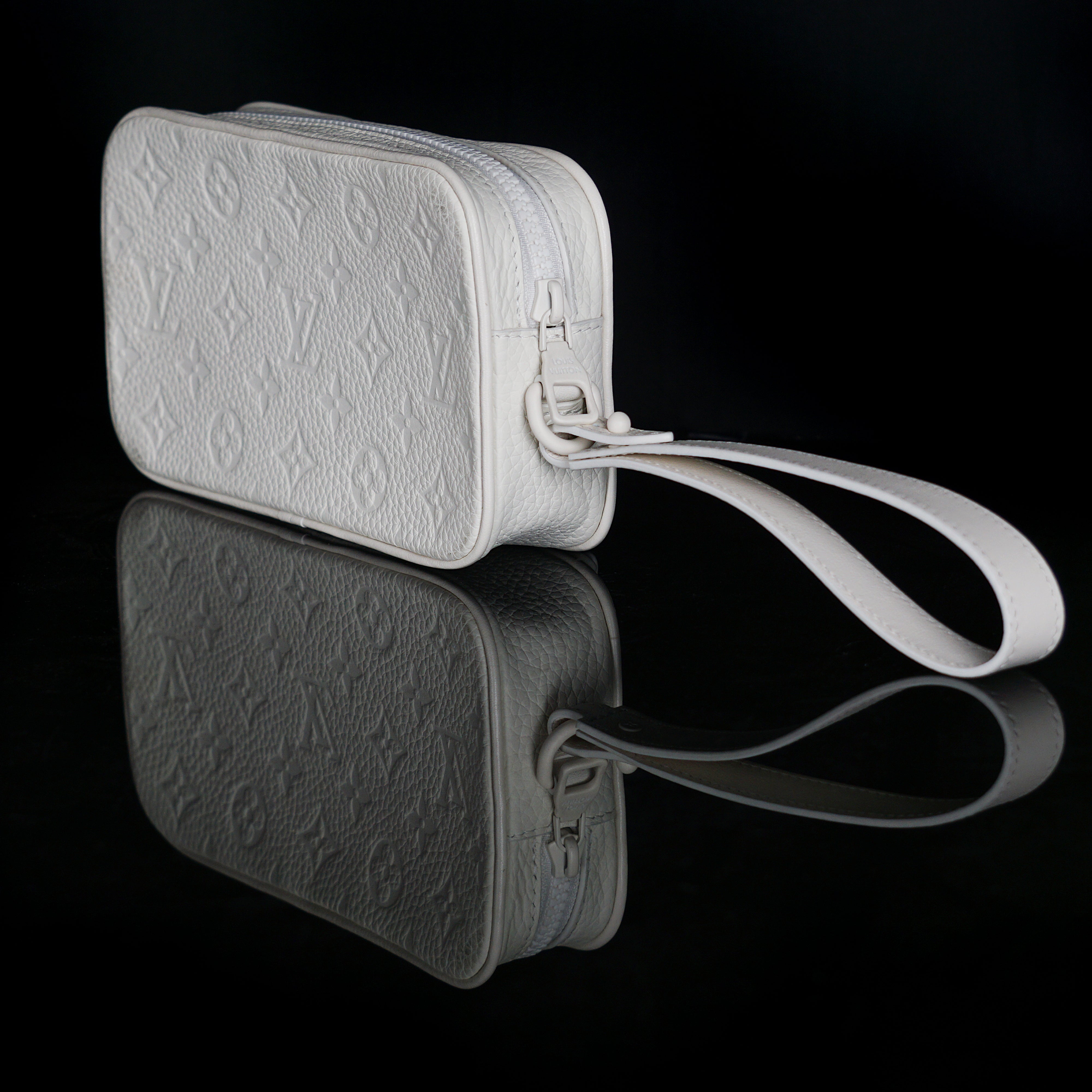 Louis Vuitton-Clutch-WT-9.06 x 4.53 x 1.57 inches ( length x height x width ) L 21.3 x H 12 x W 4.8 cm/ L 8.4 x H 4.7 x W 1.9 inches Powder White Taurillon Monogram Cowhide leather Textile lining Tone-on-tone hardware Matte-effect resin chain Removable st