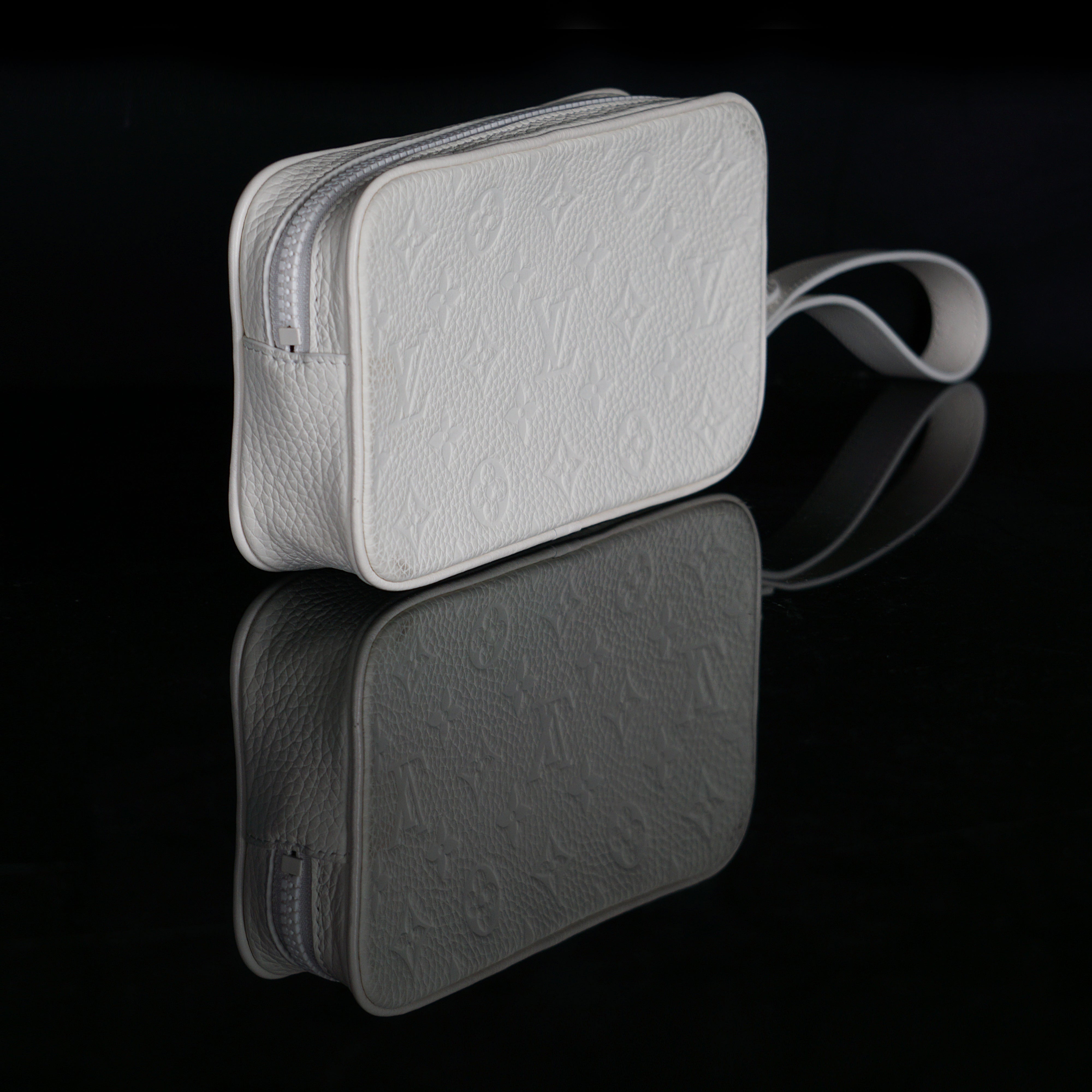 Louis Vuitton-Clutch-WT-9.06 x 4.53 x 1.57 inches ( length x height x width ) L 21.3 x H 12 x W 4.8 cm/ L 8.4 x H 4.7 x W 1.9 inches Powder White Taurillon Monogram Cowhide leather Textile lining Tone-on-tone hardware Matte-effect resin chain Removable st