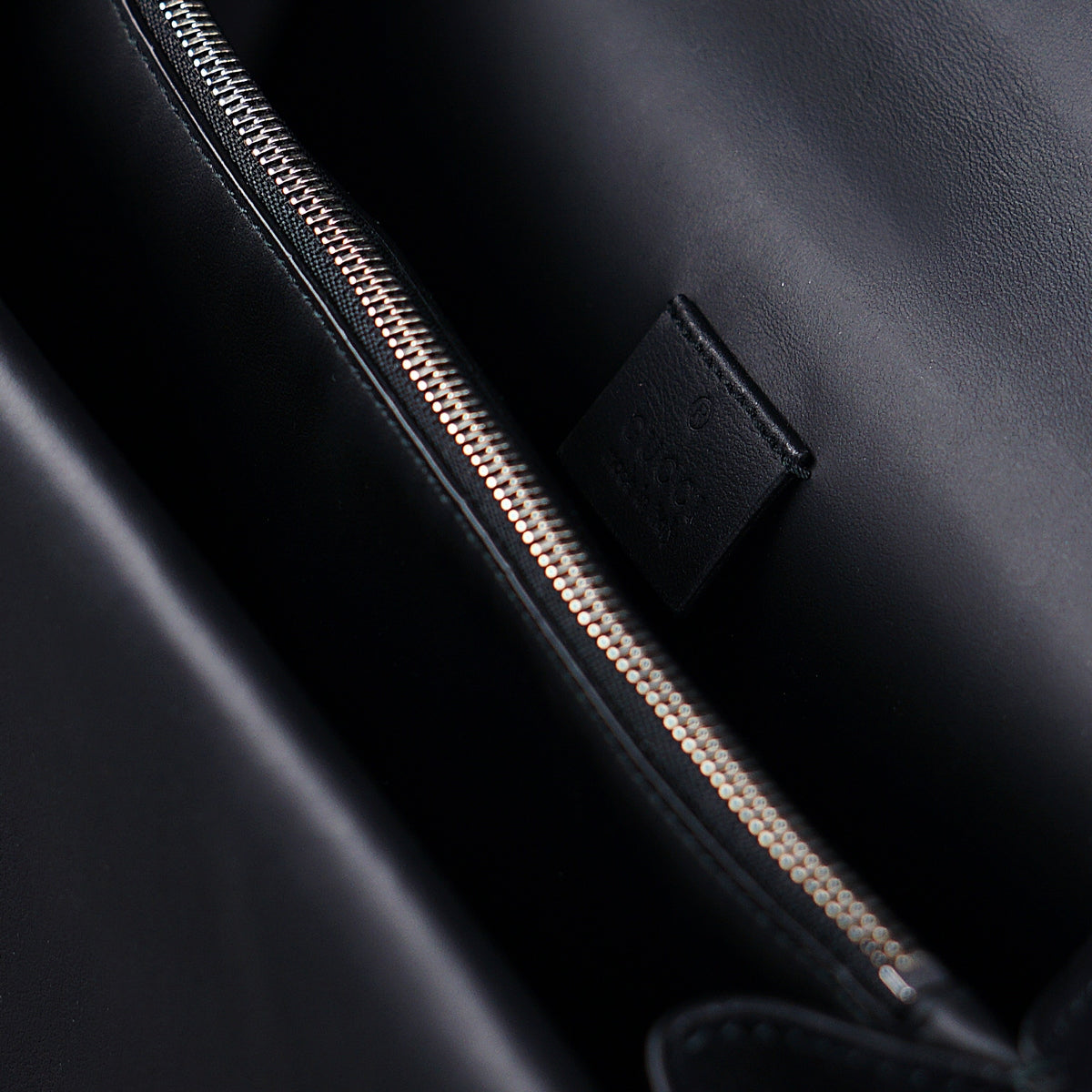 Gucci-Dionysus Shoulder Bag-Black Suede , a material with low environmental impact. Antique silver-toned hardware Tiger head closure Interior zippered compartment Pocket under the flap External rear pocket Sliding chain strap can be worn as a shoulder strap with 35 drop or can be worn as a top handle with 22 drop Medium size: W30cm x H21cm x D10cm Leather lining with interior pockets Made in Italy The model is 178 cm-fabriqe.com