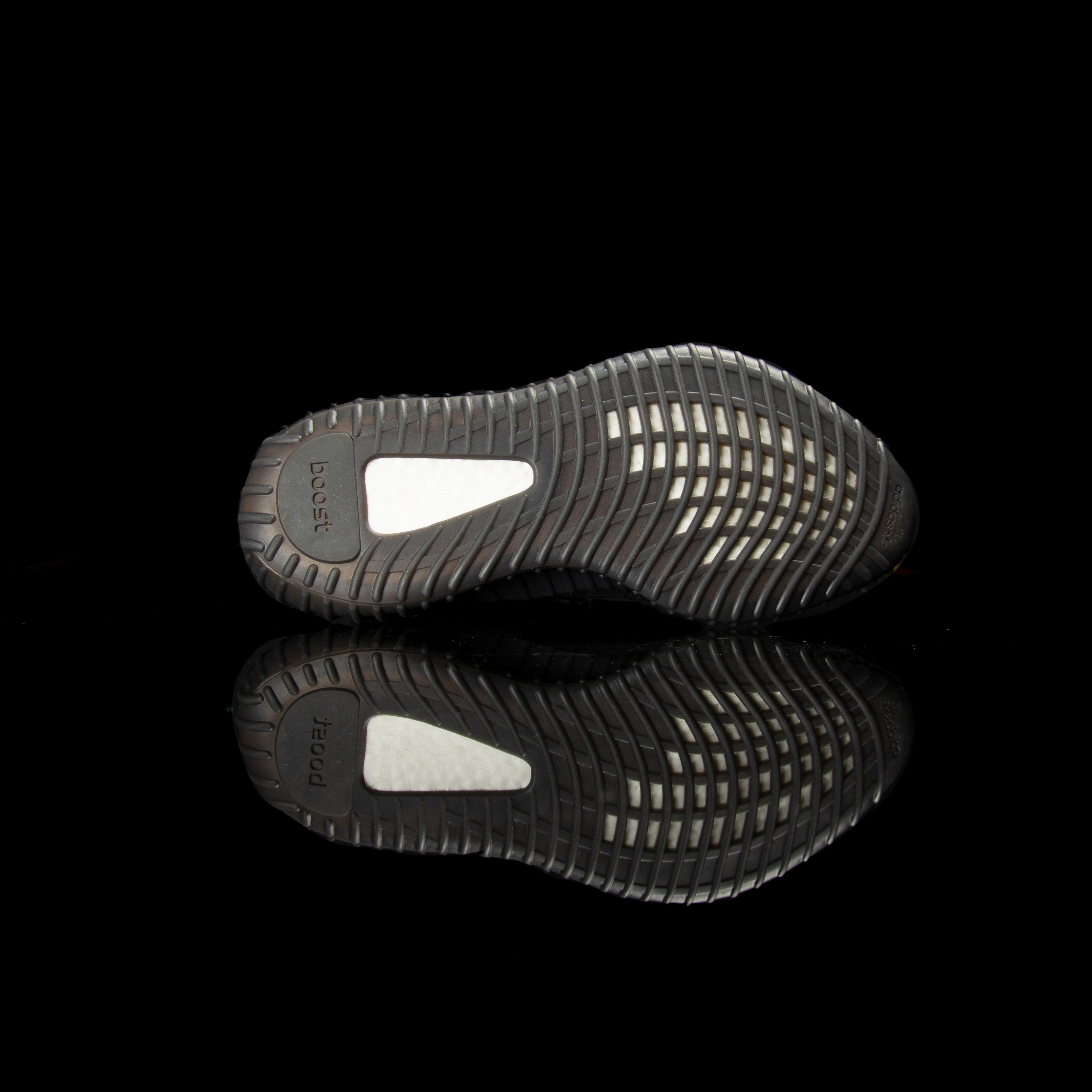 Adidas-Yeezy Boost 350-Product code: BY1604 Colour: Core Black/Core White/Core Black Year of release: 2016-fabriqe.com