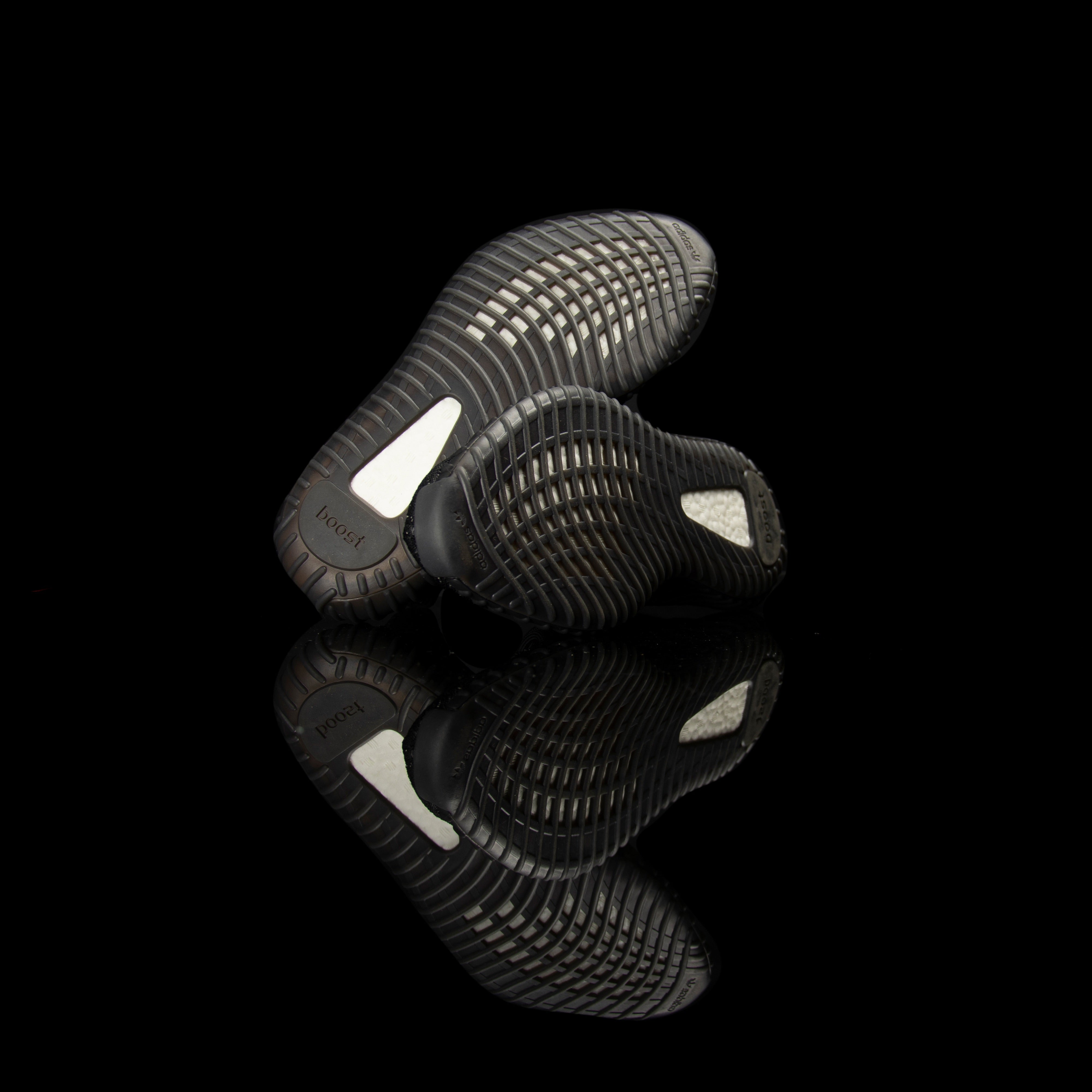 Adidas-Yeezy Boost 350-Product code: BY1604 Colour: Core Black/Core White/Core Black Year of release: 2016-fabriqe.com