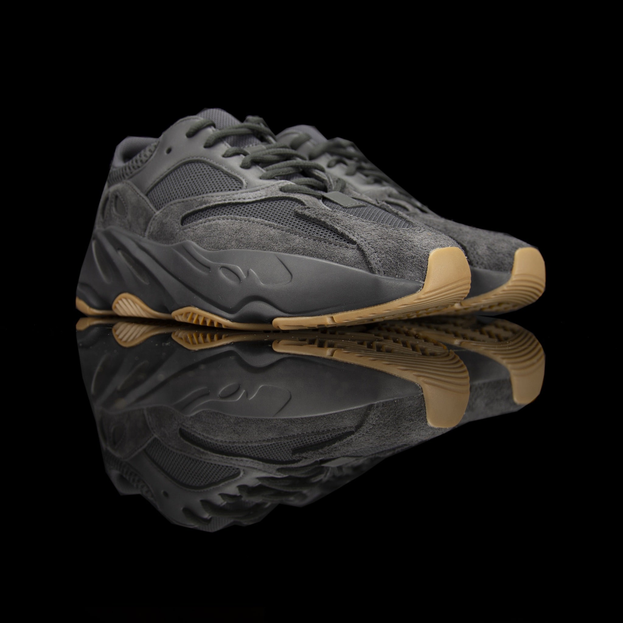 Adidas-Yeezy Boost 700-Product code: FV5304 Colour: Utility Black/Utility Black/Utility Black Year of release: 2019-fabriqe.com