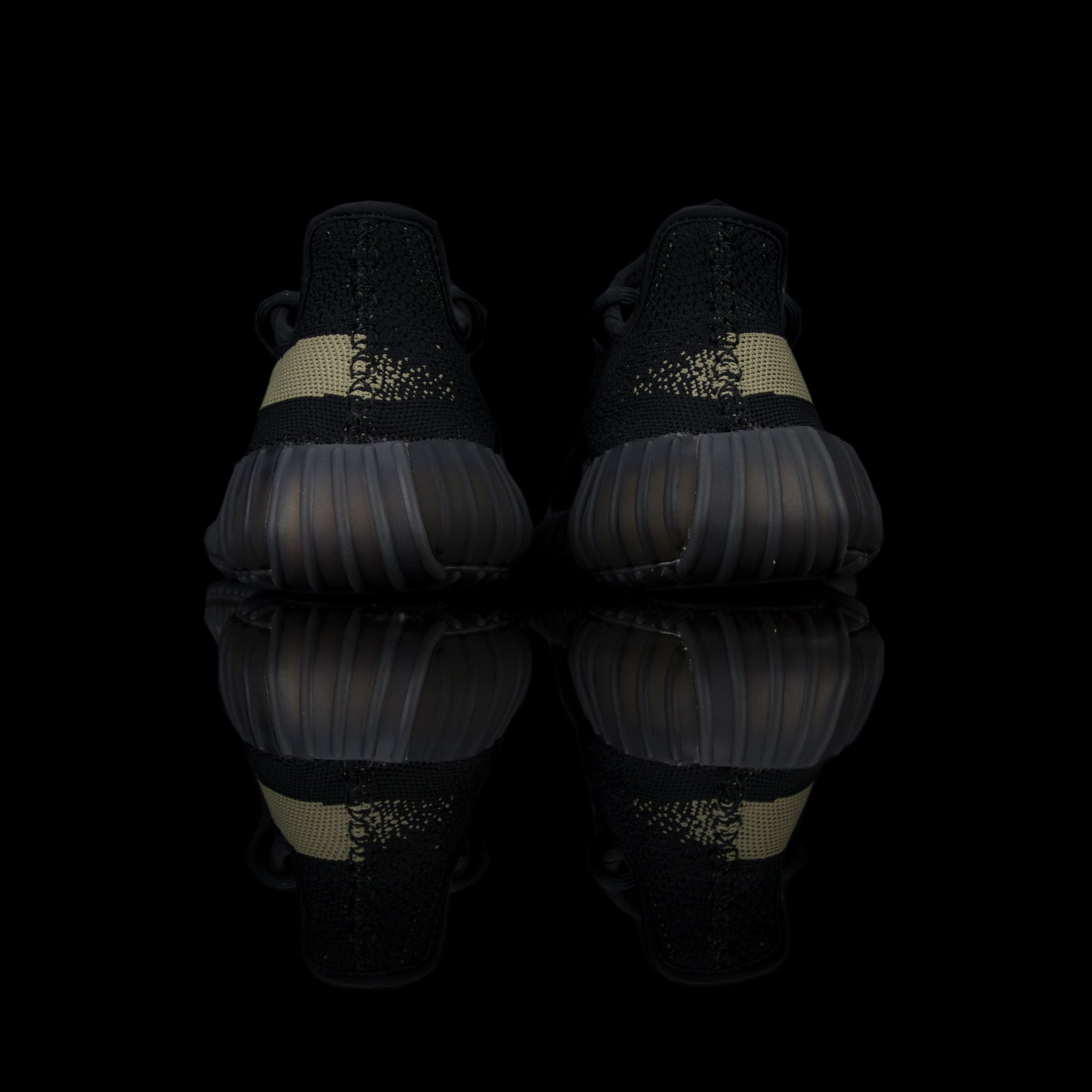 Adidas-Yeezy Boost 350-Product code: BY9611 Colour: Core Black/Green/Core Black Year of release: 2016-fabriqe.com