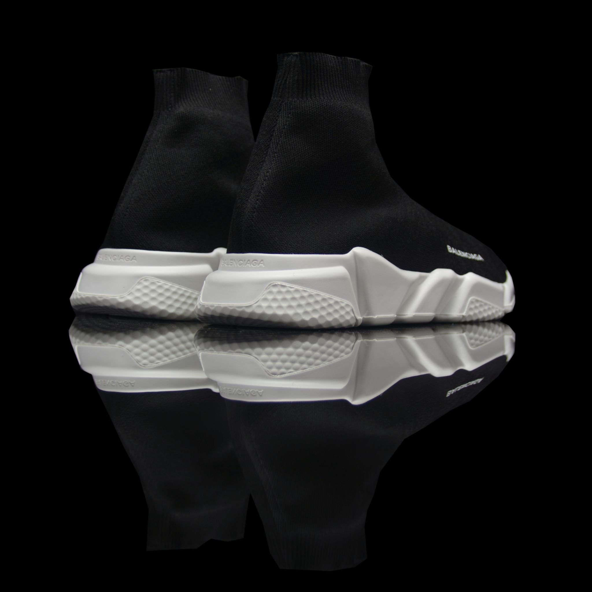 Balenciaga-Speed Knit-Product Code: 483502 W05G0 1000 Colour: Noir - Black White Limited Stock Material: Textile Sock, Rubber Sole Balenciaga Speed Knit Sock Racer Mid sneakers-fabriqe.com