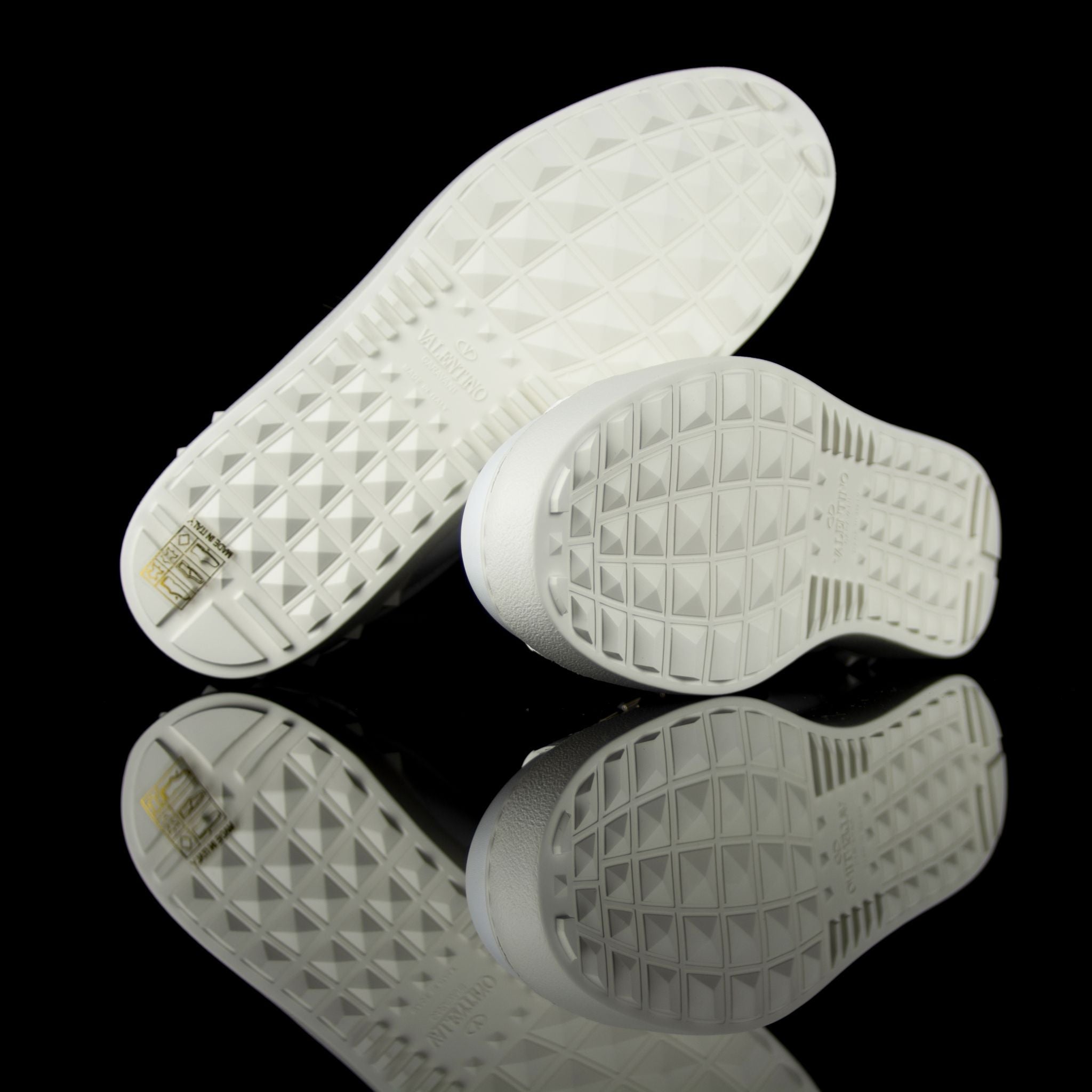 Valentino-Rockstud Sneakers-White leather Silver Rockstuds, leather linings, rubber soles Lace-up Come with dust bags Made in Italy Rockstud Untitled low by Valentino is a piece of intricate design. A luxury statement crafted in white leather and studded