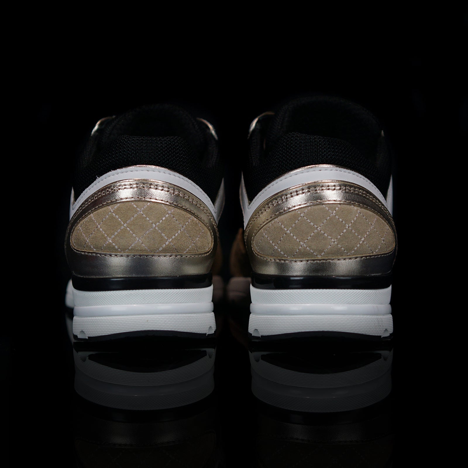 25S ヘビロテ確定♡CHANEL 異素材mixスニーカー Chanel CC Sneakers 2023 – Fabriqe