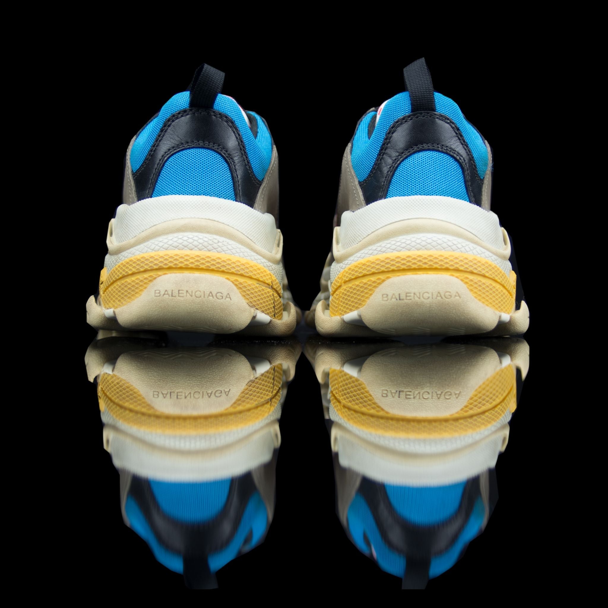 Balenciaga-Triple S-Product Code: 512176 W0901 1000 Colour: Grey, Red, Blue, White – Multi Coloured Limited Stock Material: Nubuck, Mesh, Rubber Sole-fabriqe.com