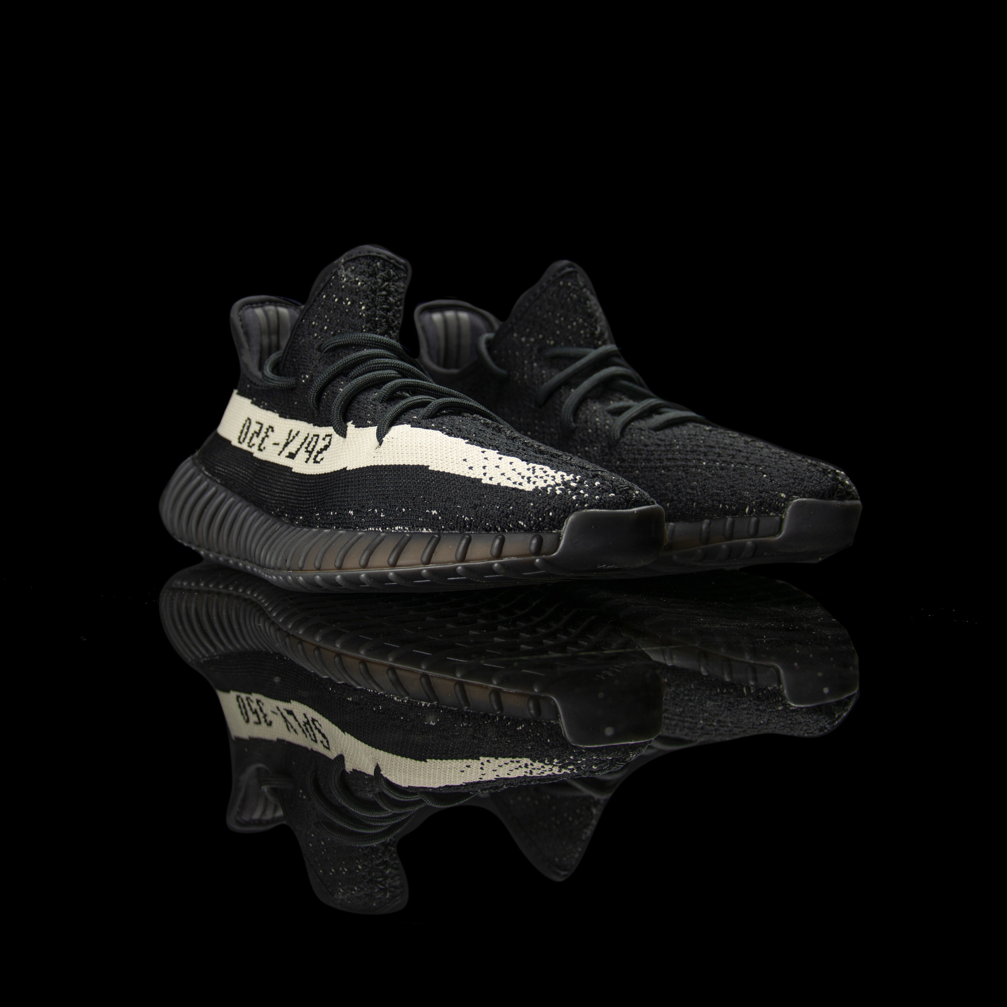 Adidas-Yeezy Boost 350-Product code: BY1604 Colour: Core Black/Core White/Core Black Year of release: 2016-fabriqe.com