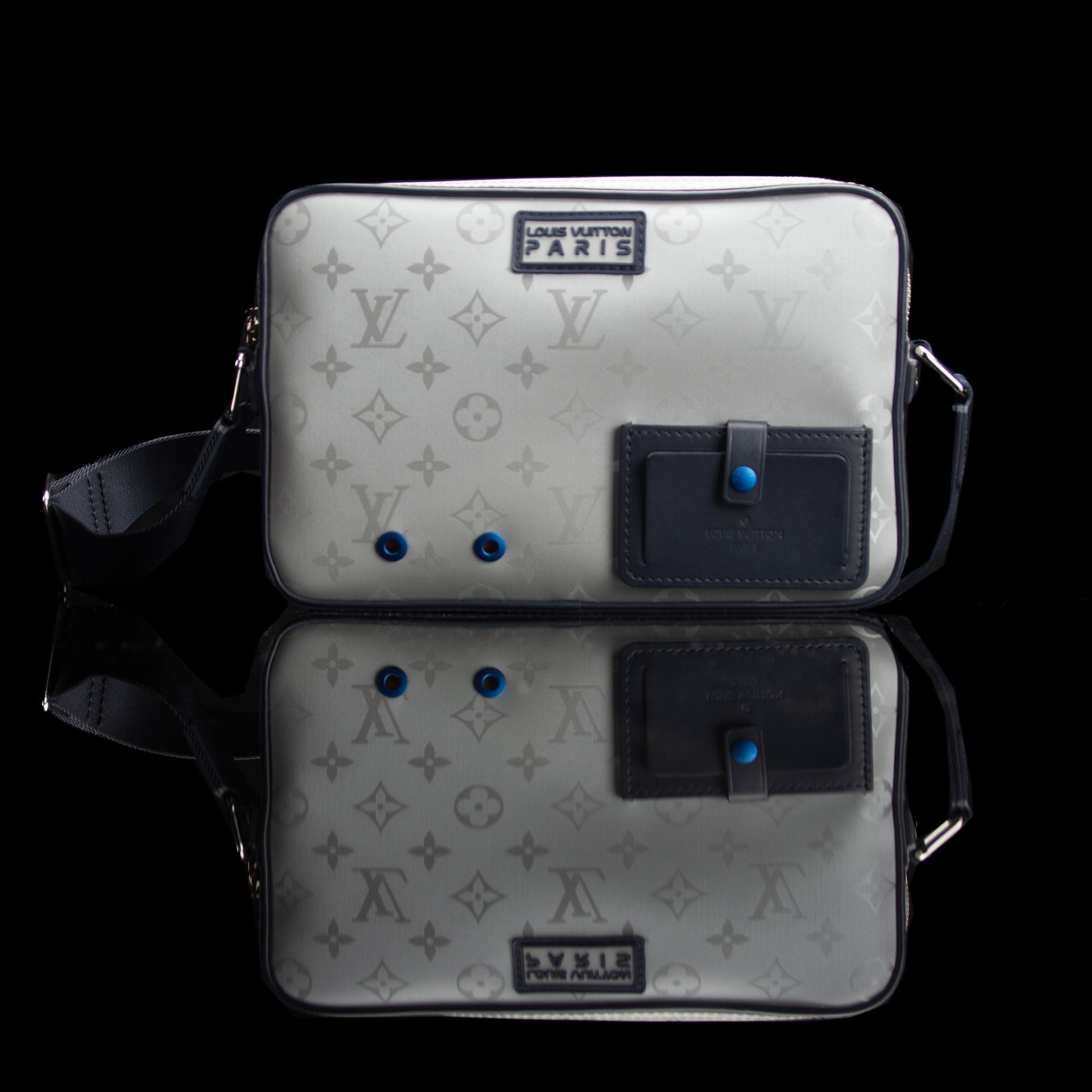 Louis Vuitton-Alpha Satellite Monogram Messenger-fabriqe.com