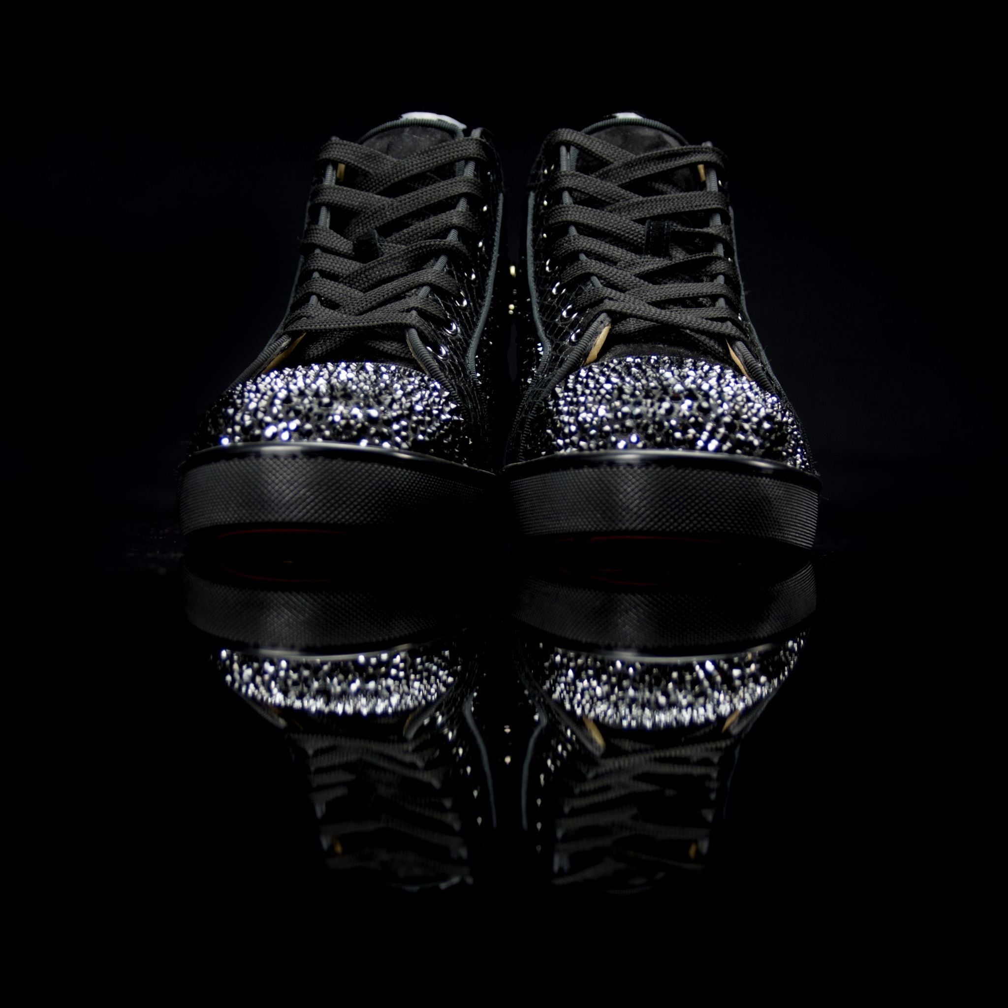 Christian Louboutin-Louis Flat-Product Code: 1170129 Colour: Black Diamante 2017 Release Material: Leather Python, Patent, Diamante Mens Christian Louboutin Louis Flat Python Leather Diamante is on offer this season. Chiseled in "Swarovski" crystals and B