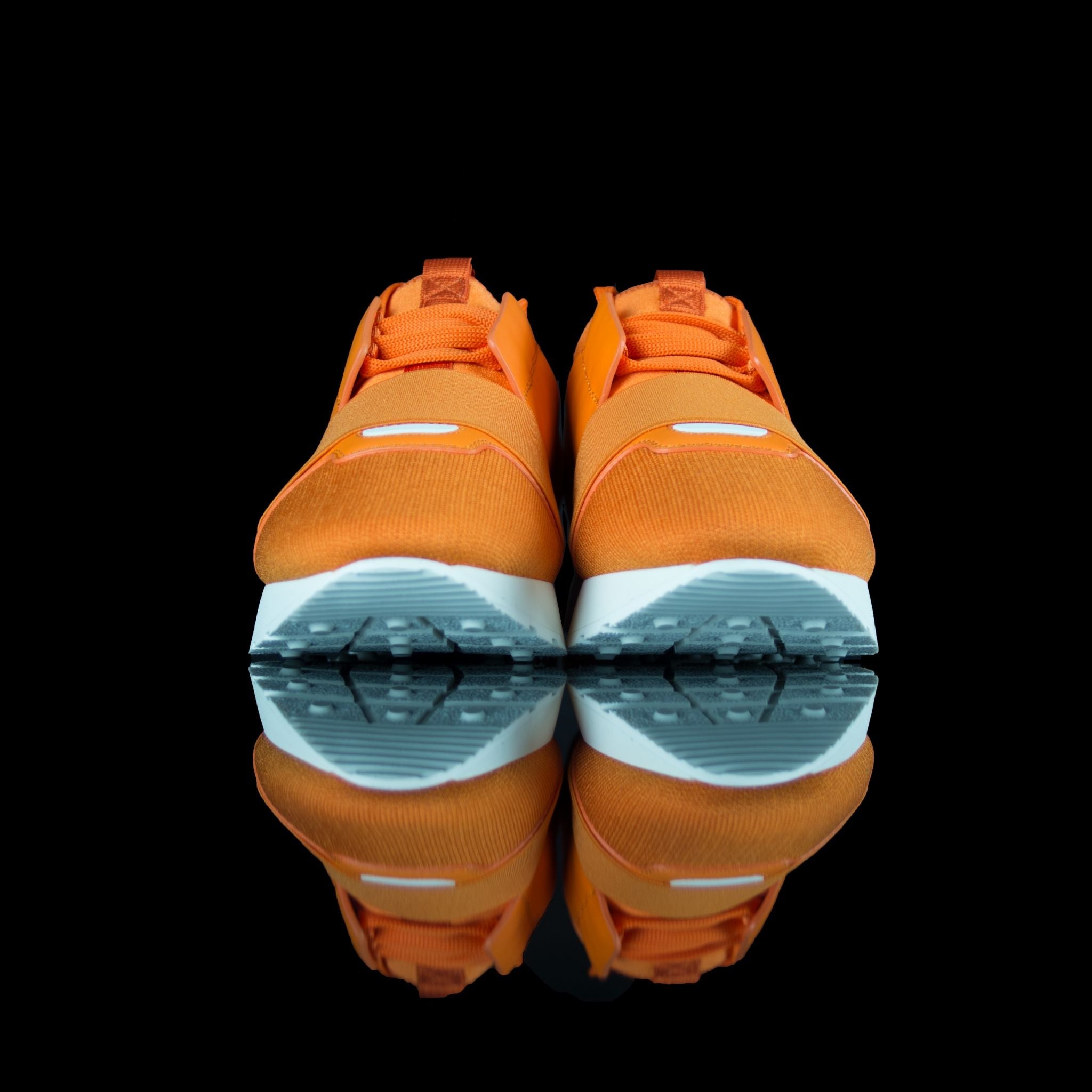 Balenciaga-Runner-Product Code: 468045 W05G1 7500 Colour: Orange White 2017 Release Material: Leather, Mesh Women Balenciaga Runners Leather Mesh Orange is a perfect way to give you an uptrend look. Designed in poppy orange leather mesh and set up on boun