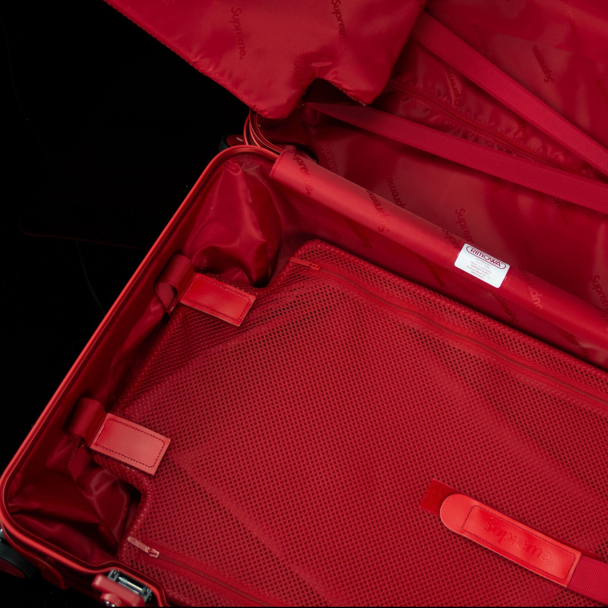 Rimowa-Suitcase-Colour: Red Exclusive-Limited Stock Aluminium/Aluminum, Plastic Handle Supreme X Rimowa Topas brings you the multiwheel suitcase. Designed exclusively for Supreme in aluminium bodies by Rimowa. This suitcase feature TSA combination locks a
