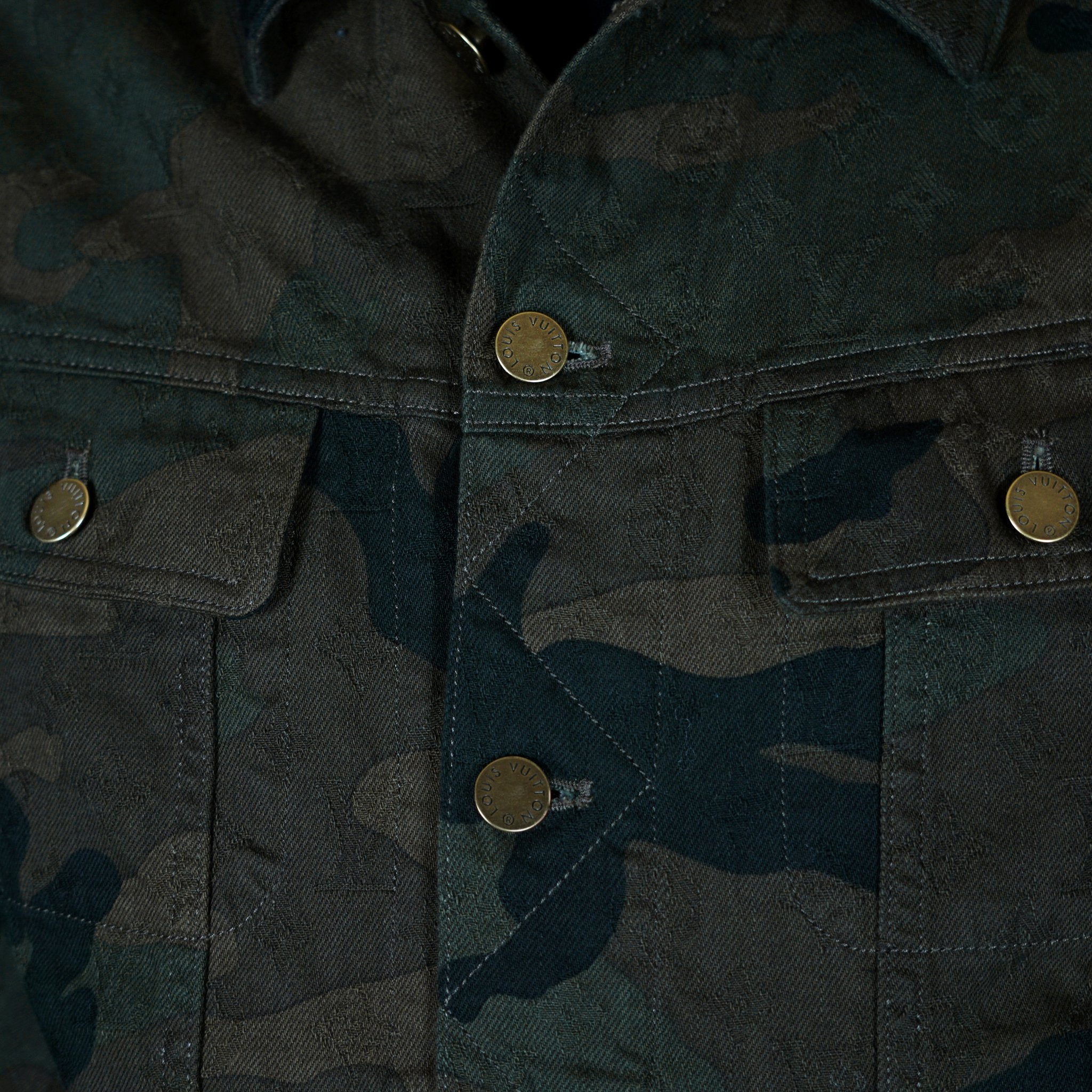 Louis Vuitton-Jacket-Release: 30.06.2017 Exclusive Colour: Camo Material: Denim-fabriqe.com