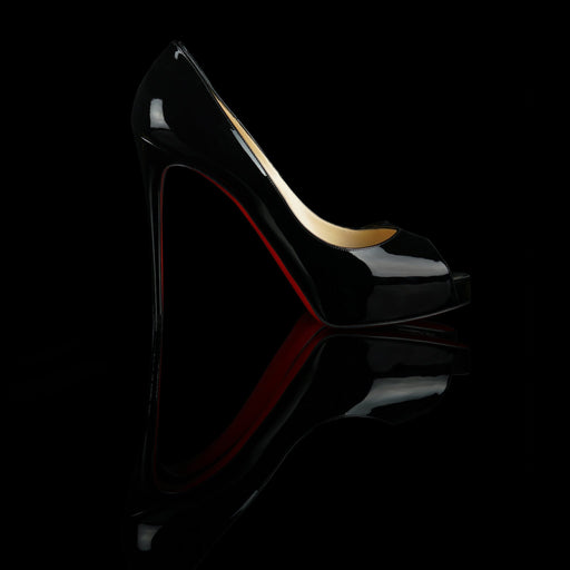 Christian Louboutin-Heels 120-Reference : 1150600BK01 Color : Black Material : Patent Calfskin Heel height : 120mm Collection : SS15 An iconic model, the New Very Privé pump, is seductive thanks to its vertiginous line. Made of black patent leather, it to