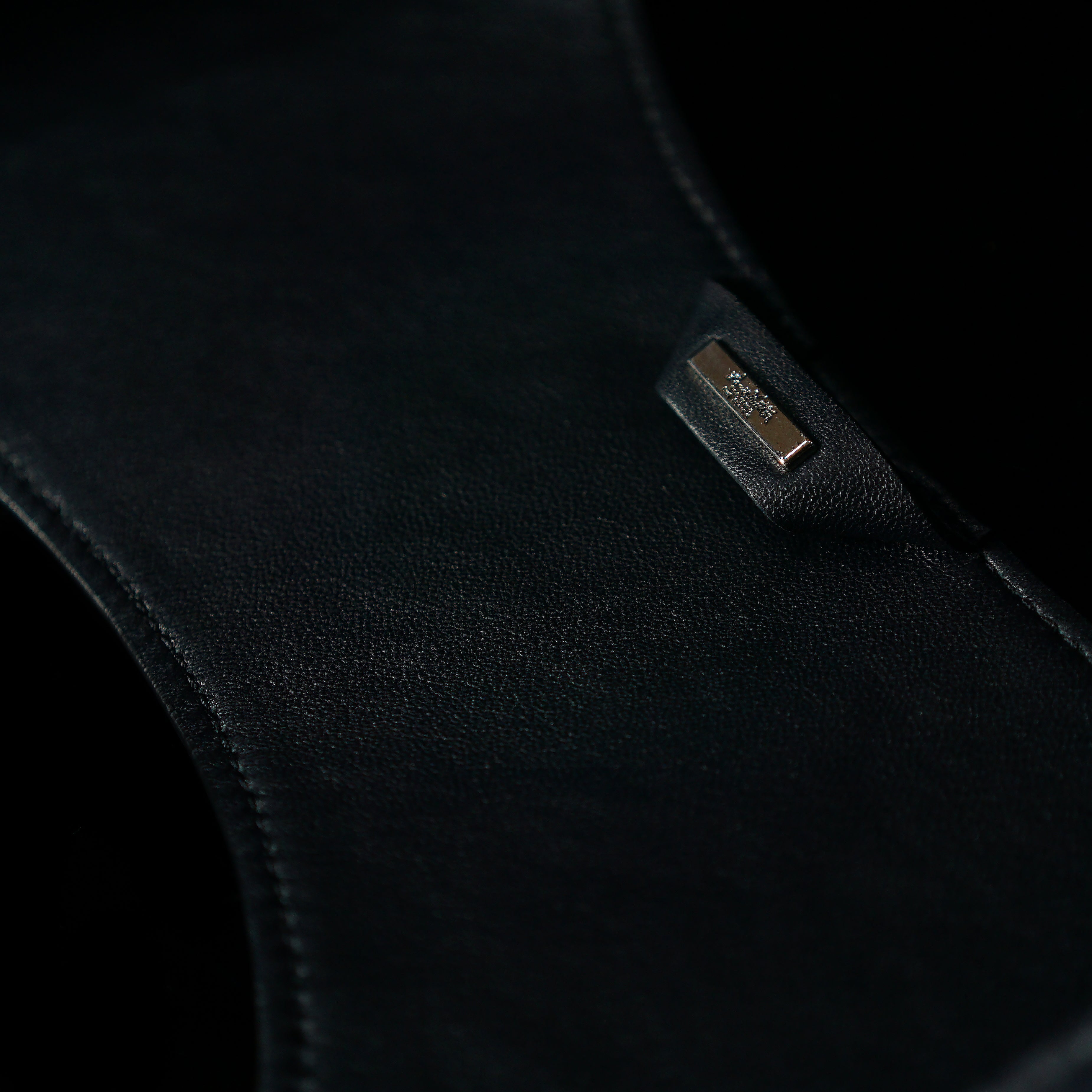 Louis Vuitton MONOGRAM 2022 SS 3d pocket monogram embossed mid layer  (1A5F0W)