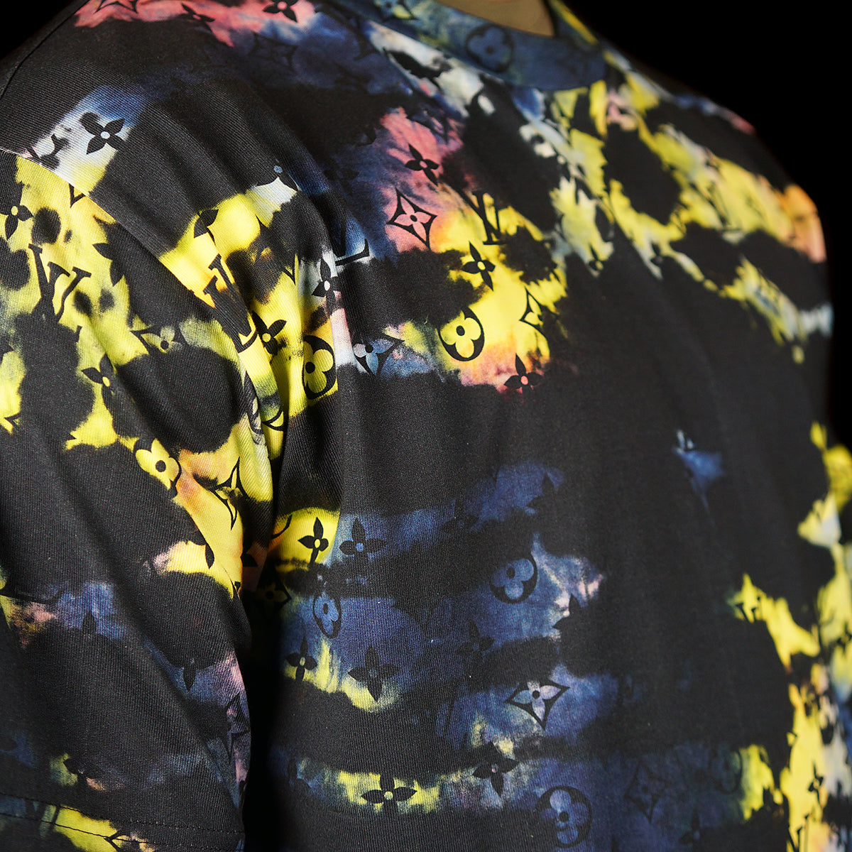 Louis Vuitton Tie-Dye T-Shirt – Designerent