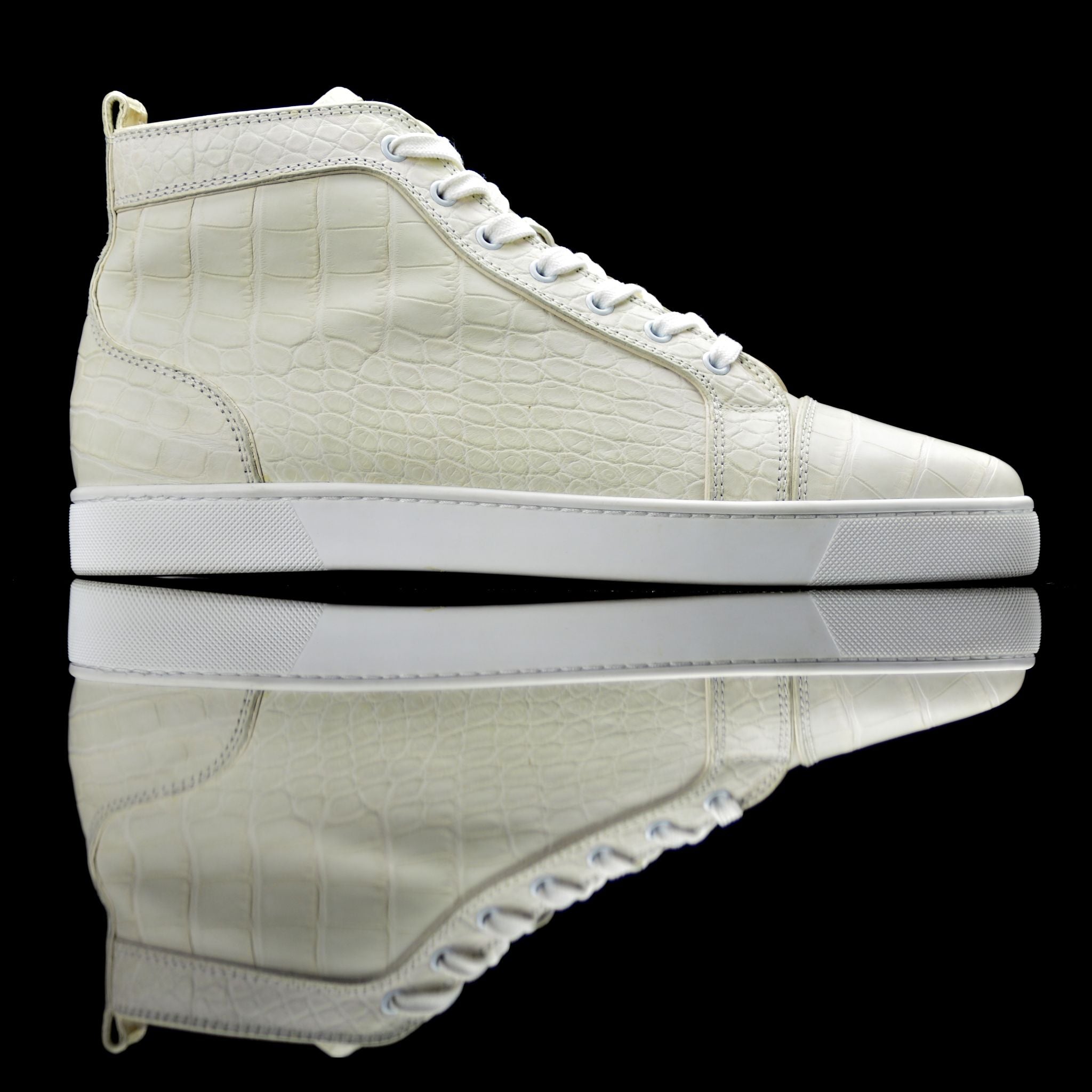 Christian Louboutin-Louis Flat High-Colour: White Release Date: 2017 Exclusive, Limited Release Material: Alligator Leather, Rubber Sole Mastered with Alligator Leather; Mens Christian Louboutin Louis Flat is on offer this season. Composed in Rich Cream c