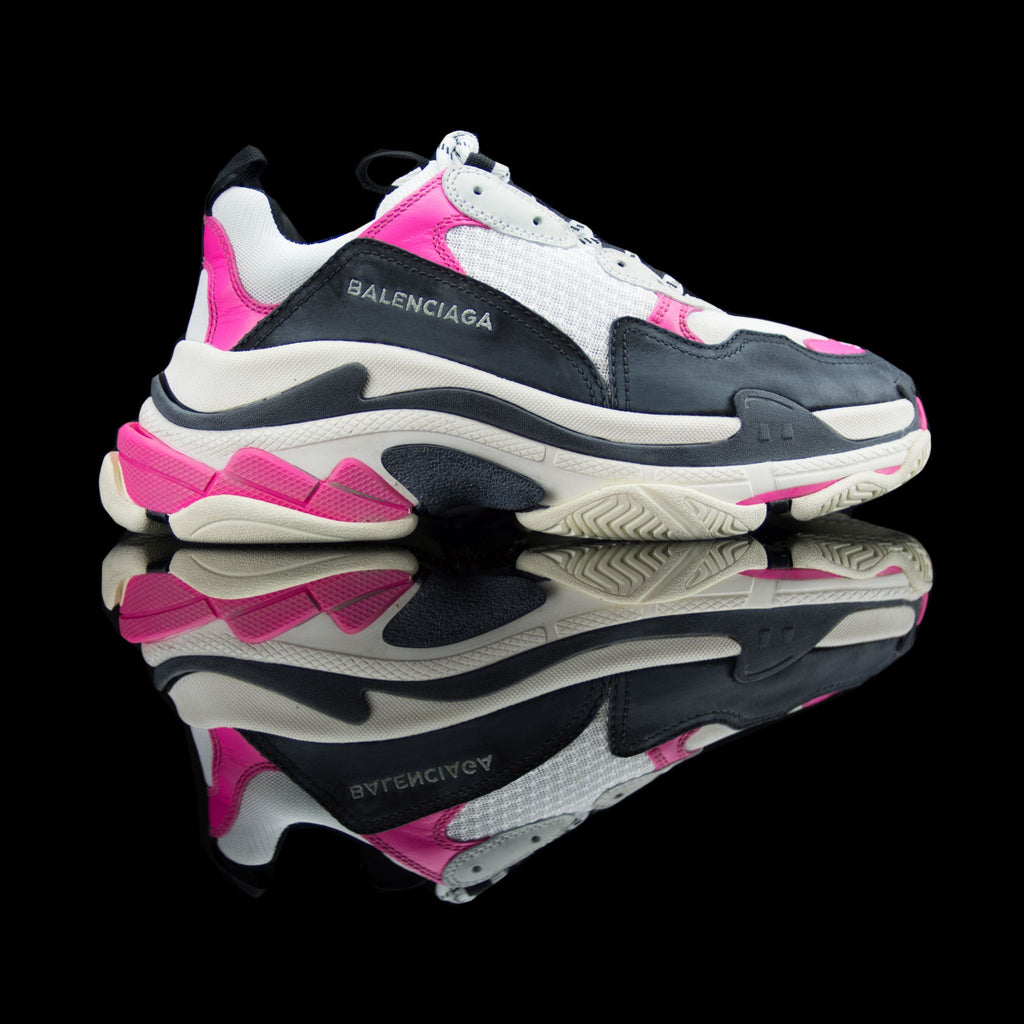 Balenciaga-Triple S-Pre Order Duration (3-5 Working Days) Product Code: 517334 W09O6 5671 Colour: Rose Fluo/Noir Blanc - White Black Pink 2018 Release Material: Leather, Mesh Womens Balenciaga Triple S Sneakers Pink and White is the new launch for sneaker