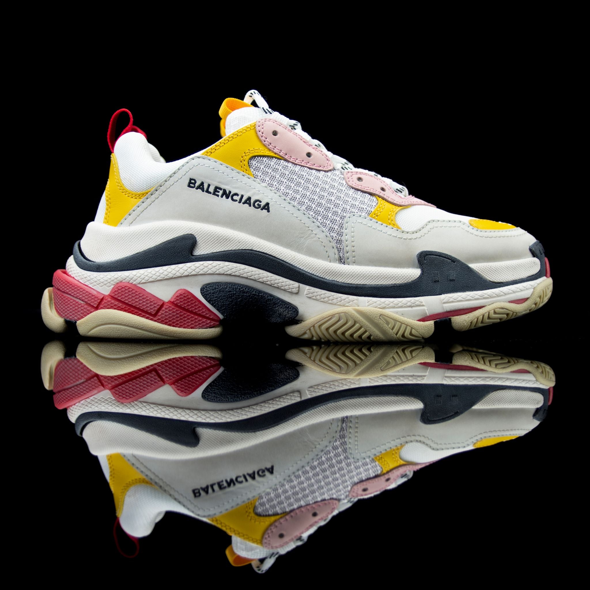 Balenciaga-Triple S-Pre Order Duration (3-5 Working Days) White/Grey/Pink/Yellow/Red 2018 Release Material: Leather, Mesh Women's Balenciaga Triple S Sneakers colour range is the new 2018 release for sneaker freaks. Crafted in leather and mesh in White, G