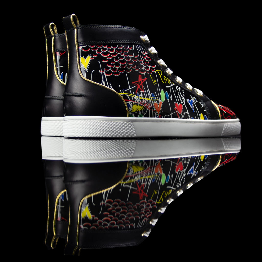 Christian Louboutin-Louis Flat High-Product Code: 1180212 Colour: Black/Multi Release Date: 2017 Material: Patent Leather, Suede, Rubber Sole Christian Louboutin Louis Flat Patent adds Calf Leather Vintage to its trendy range of kicks. Embellished with fu