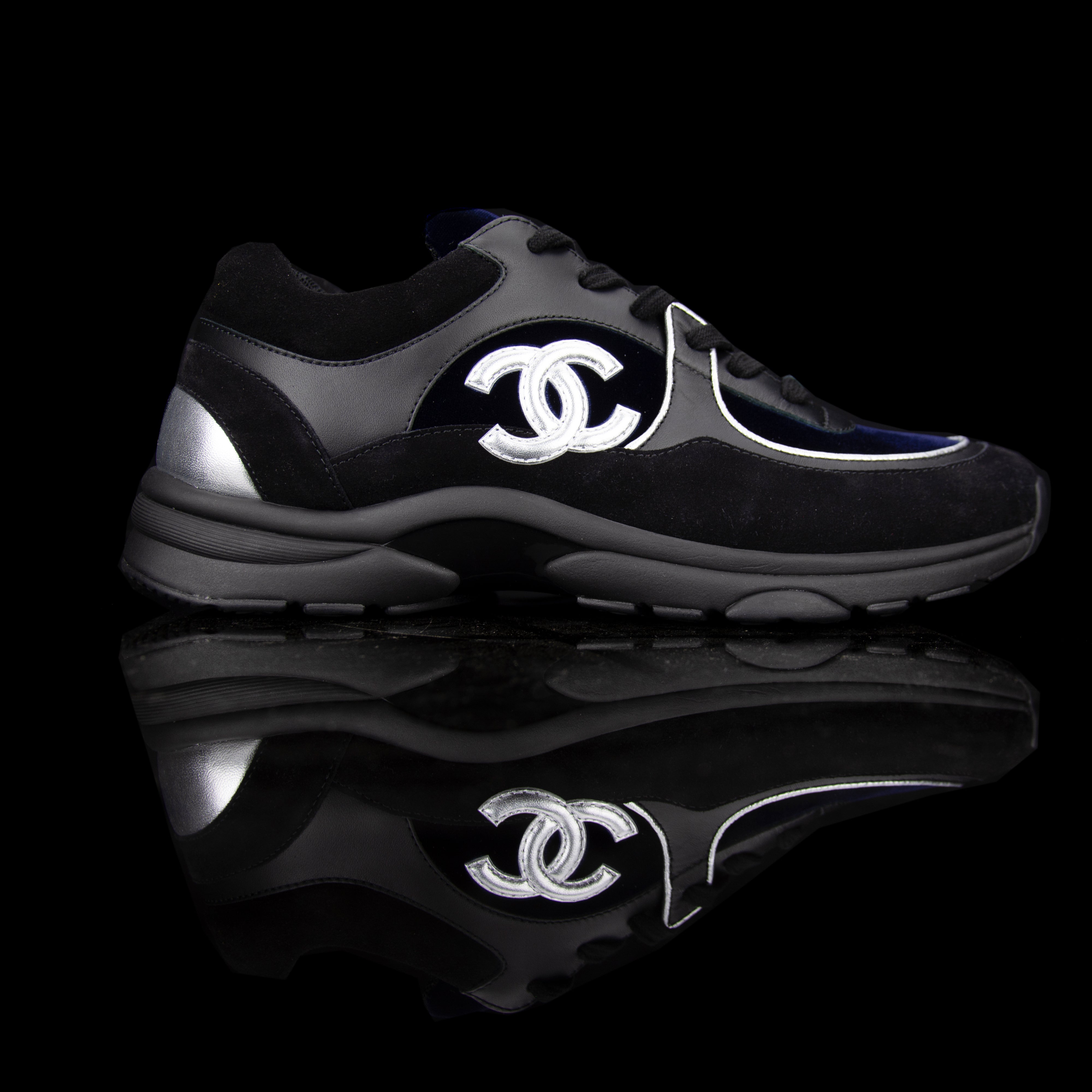 Chanel White Black Logo CC Trainer Sneakers Runners 37.5 EUR