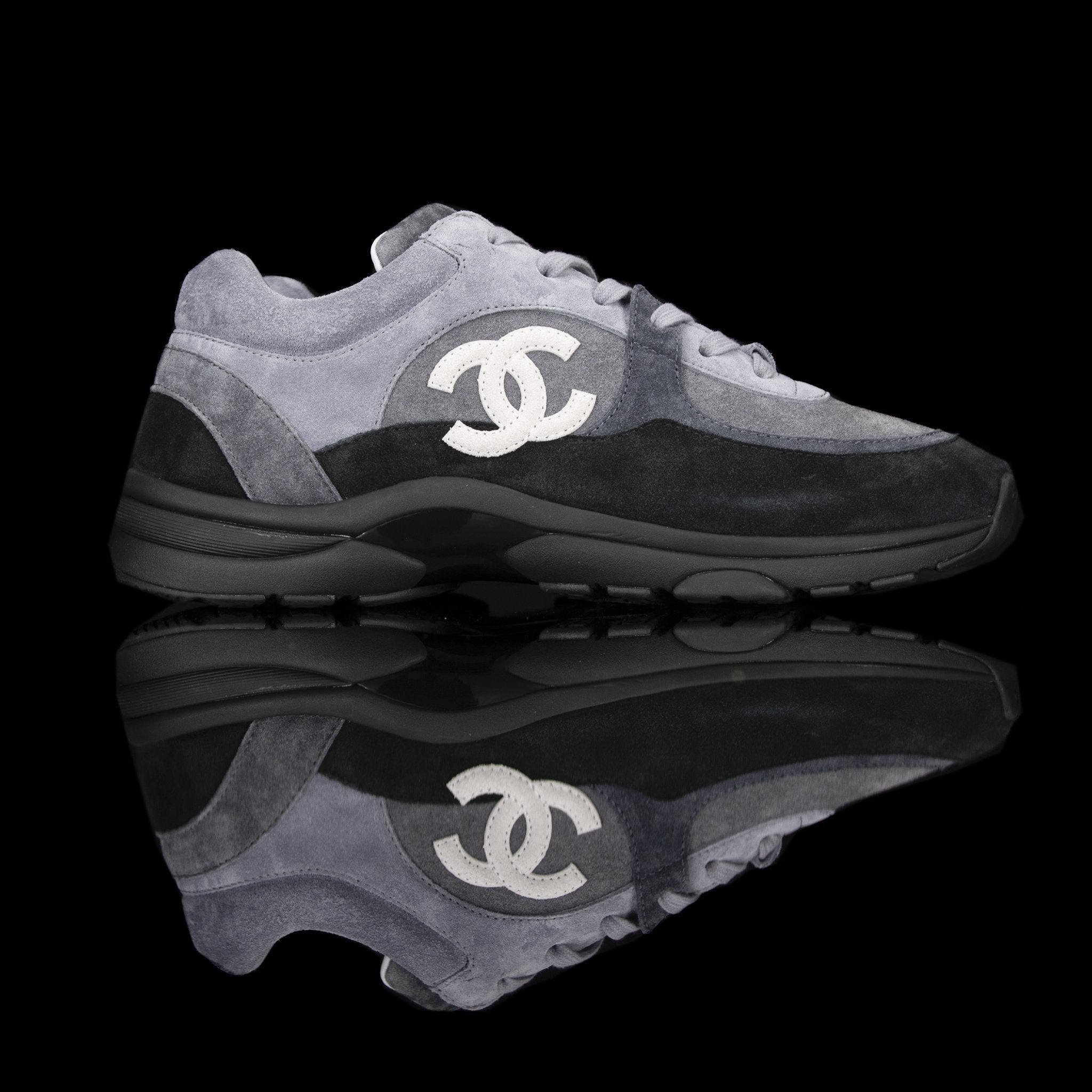 Chanel Sneakers Black White Grey Suede ref.909965 - Joli Closet