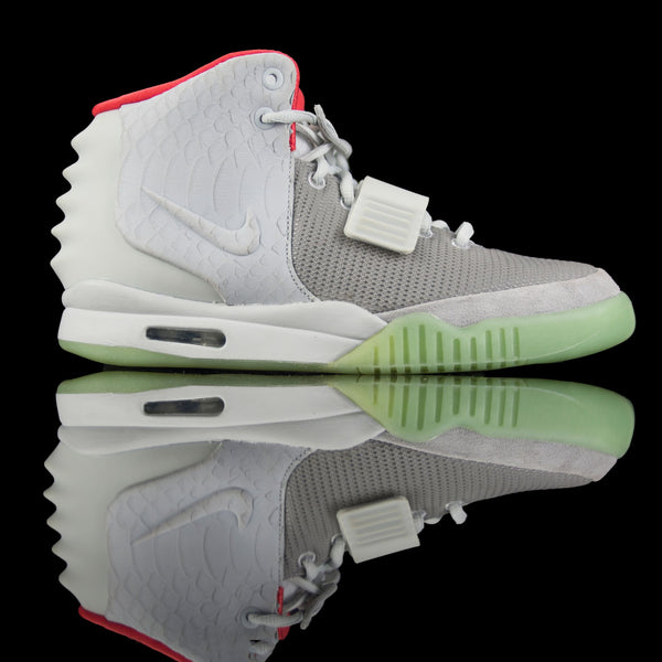 Nike air yeezy platinum best sale