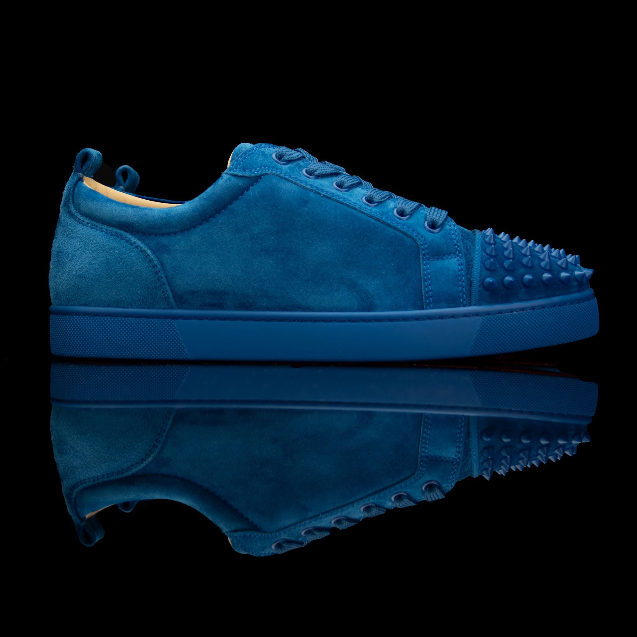 Christian Louboutin-Louis Junior Low Spikes-Pre Order Duration (3-5 Working Days) Product Code: 1180051 Colour: Blue 2018 Release Limited stock Material: Suede Velours, Metal Spikes The 2018 release Christian Louboutin Louis Junior Flat Spikes composed of