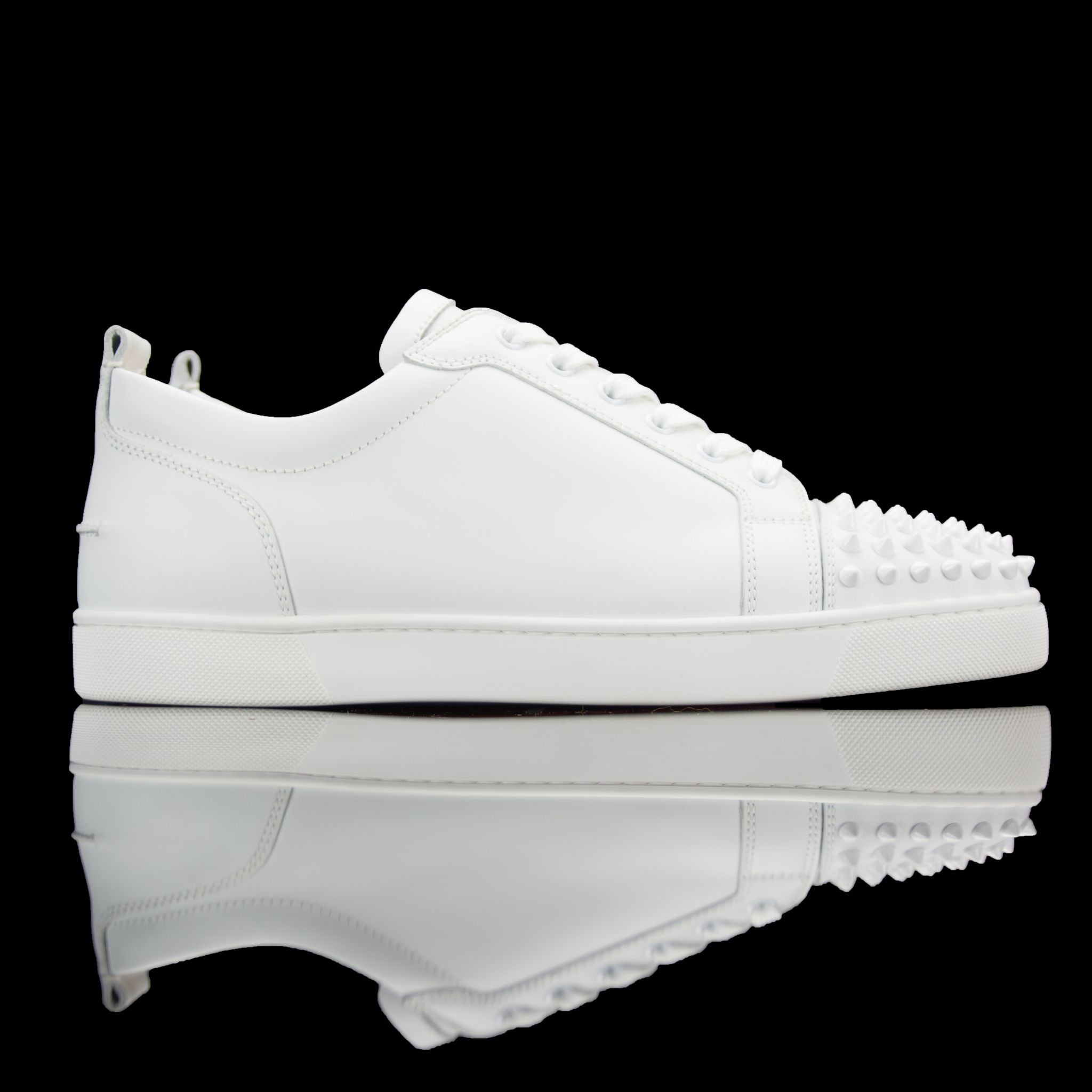 Christian Louboutin-Louis Junior Low Spikes-Color :White Material : Matte Collection : Classic-fabriqe.com