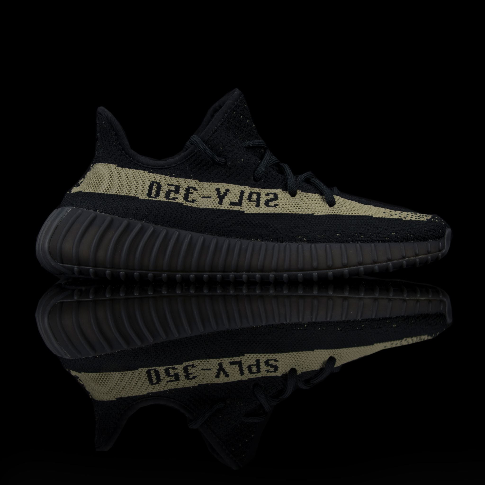 Adidas-Yeezy Boost 350-Product code: BY9611 Colour: Core Black/Green/Core Black Year of release: 2016-fabriqe.com