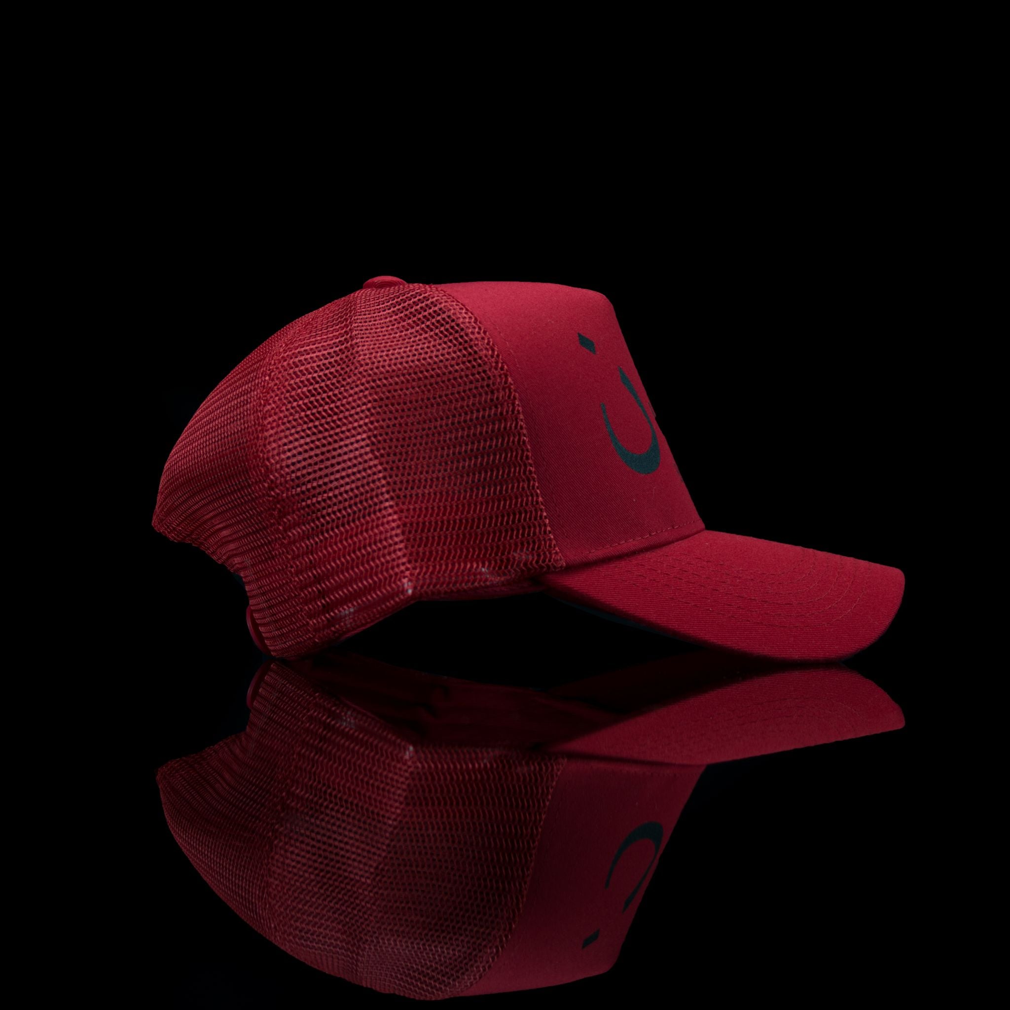 Sultan Est-Cap-London (Arabic) One Size Fits All Red Black-fabriqe.com