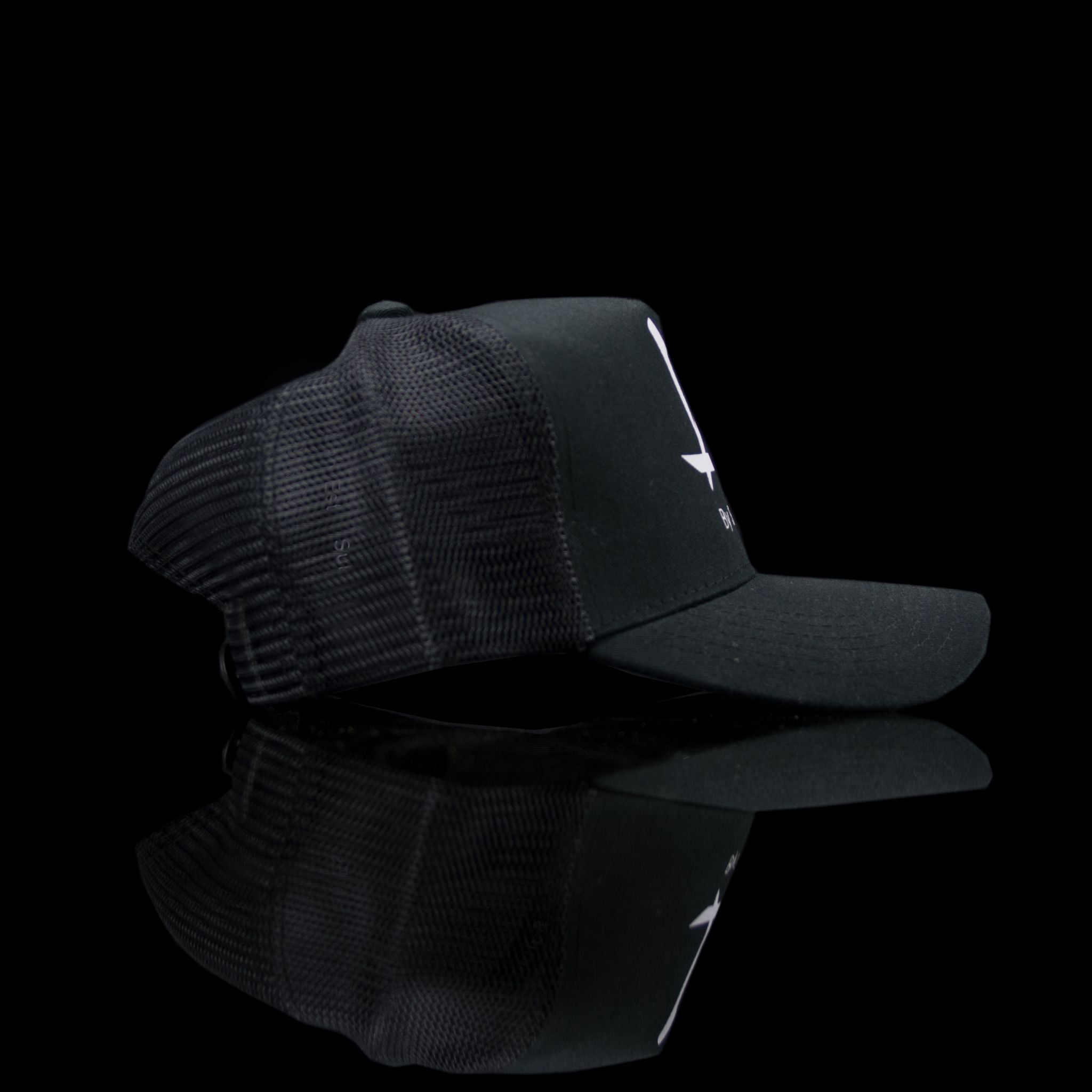 Sultan Est-Cap-Ra' (Arabic) One Size Fits All Black White-fabriqe.com