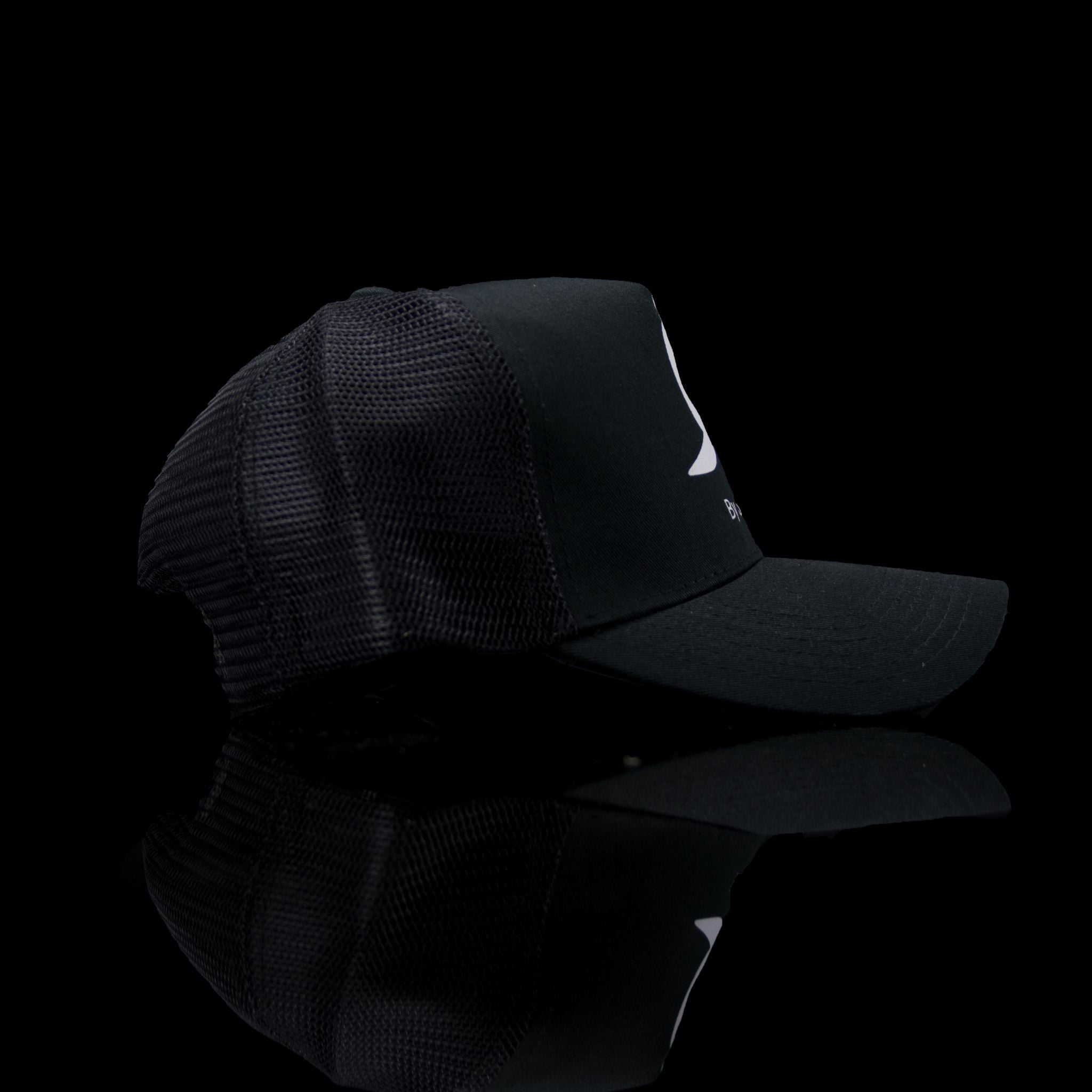 Sultan Est-Cap-Ha' (Arabic) One Size Fits All Black White-fabriqe.com